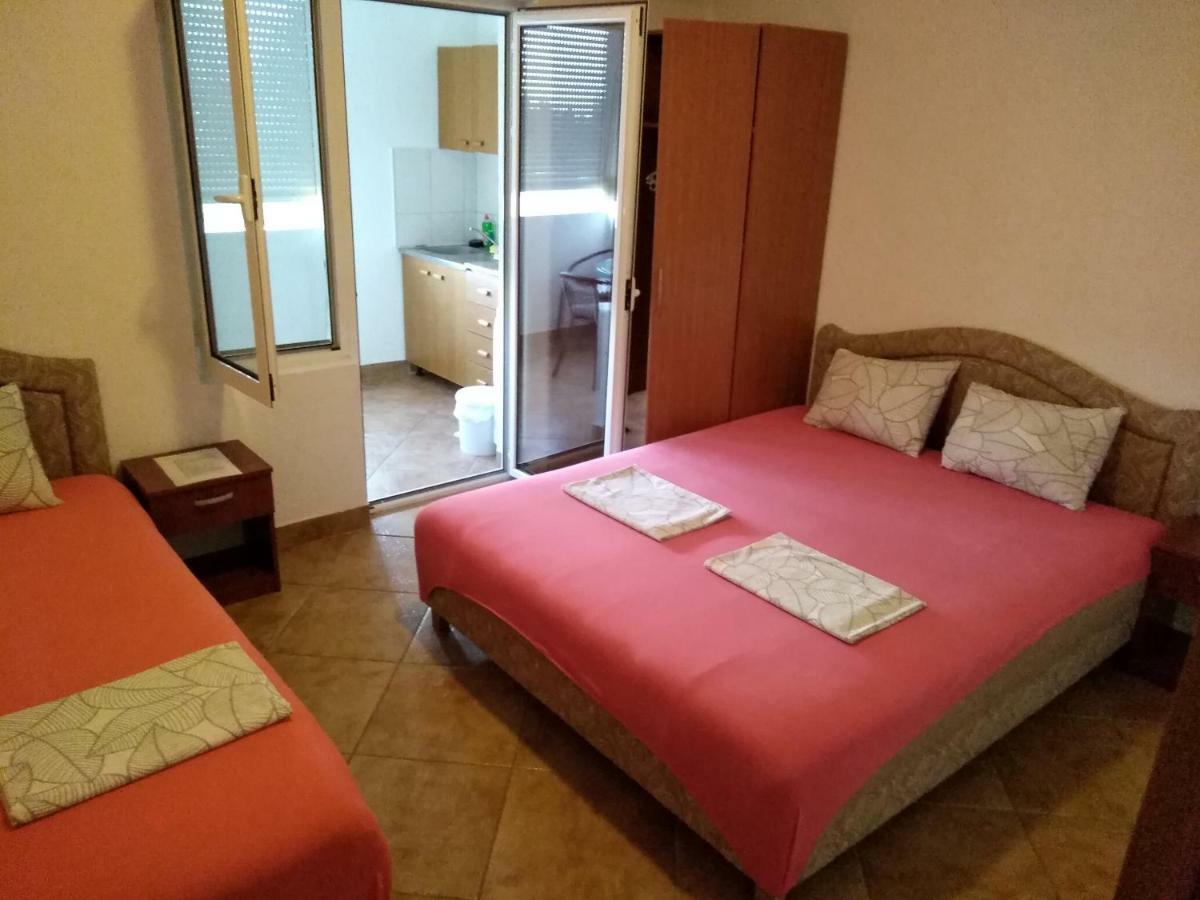 Apartments Music Sutomore Bagian luar foto