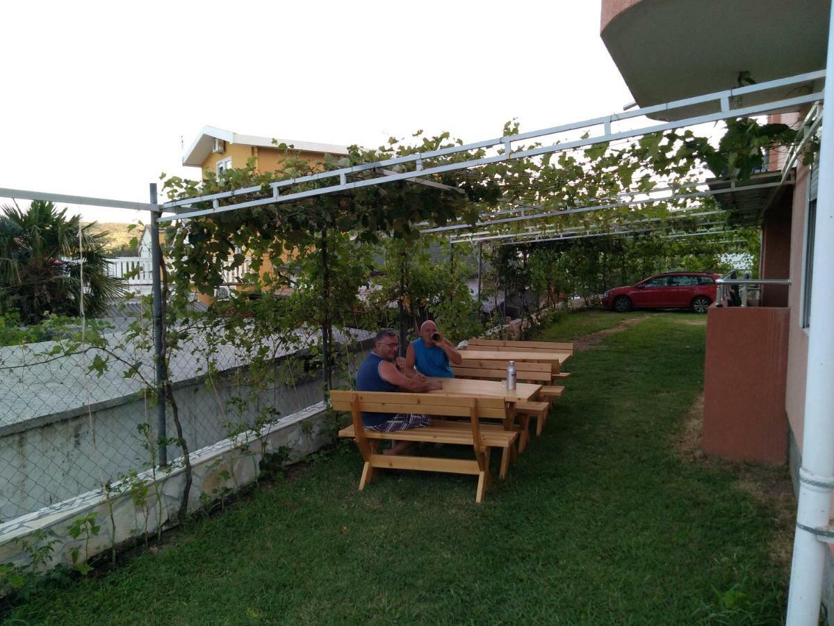 Apartments Music Sutomore Bagian luar foto